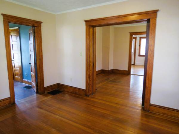 1424 Locust ST, Jackson City, MI 49203