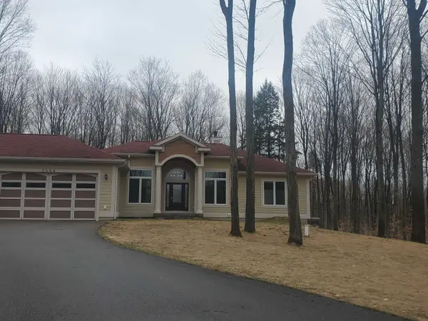 2594 Blue Meadow DR, Long Lake Twp, MI 49685