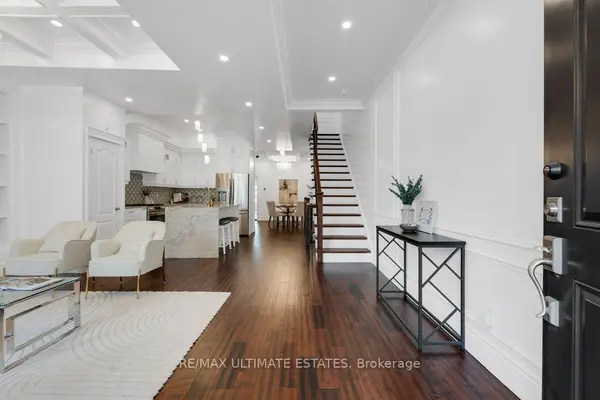 290 Bathurst ST, Toronto C01, ON M5T 2S3