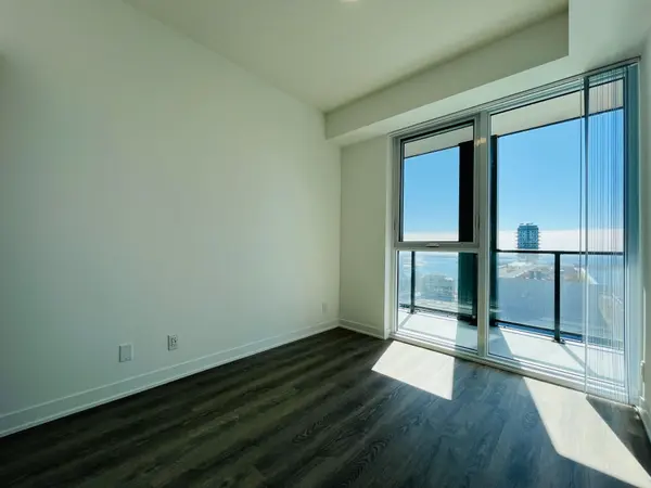 180 Front ST E #4009, Toronto C08, ON M5A 0A9