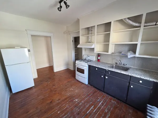 1266 Yonge ST #4, Toronto C02, ON M4T 1W5