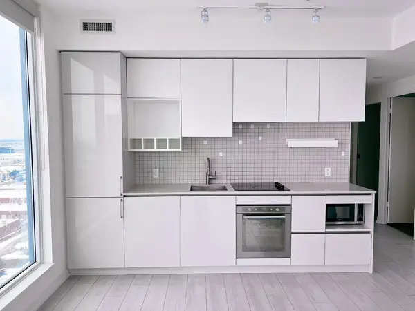 5 Buttermill AVE #2109, Vaughan, ON L4K 0J5