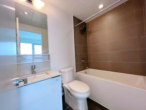 5 Buttermill AVE #2109, Vaughan, ON L4K 0J5