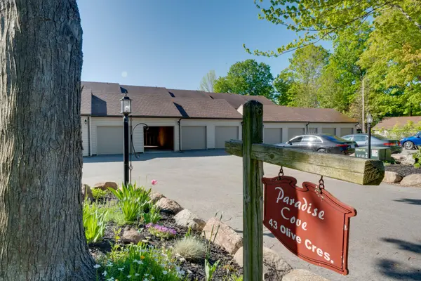 43 Olive CRES #204, Orillia, ON L3V 7M8