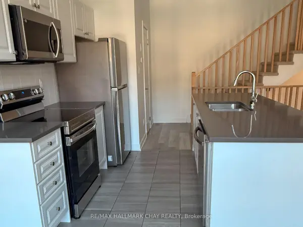 5 Red Maple LN, Barrie, ON L9J 0N4