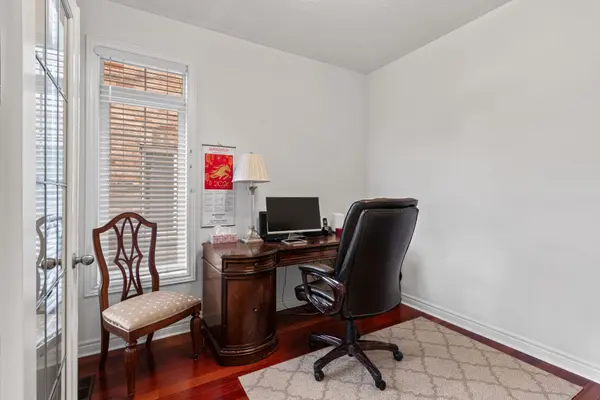 3352 Erin Centre BLVD, Mississauga, ON L5M 8C3