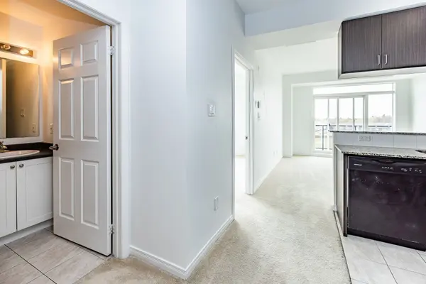 50 Sky Harbour DR #407, Brampton, ON L6Y 6B8