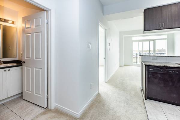 50 Sky Harbour DR #407, Brampton, ON L6Y 6B8