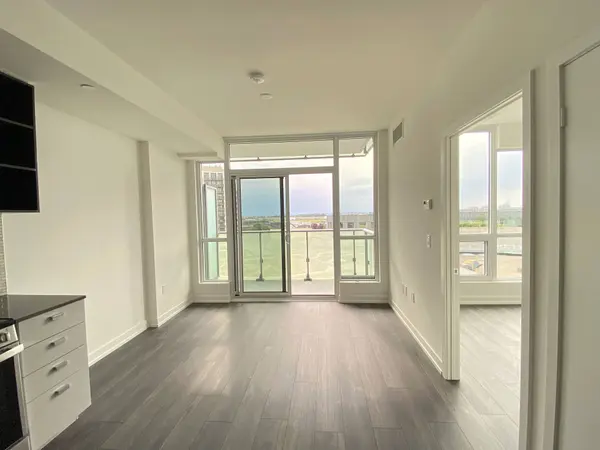 10 De Boers DR #814, Toronto W05, ON M3J 0G5