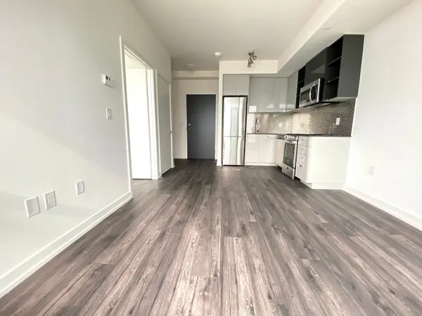 10 De Boers DR #814, Toronto W05, ON M3J 0G5