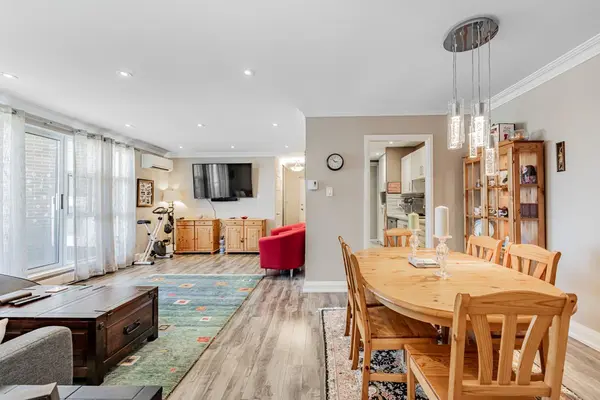 3025 Queen Frederica DR #1007, Mississauga, ON L4Y 3A1