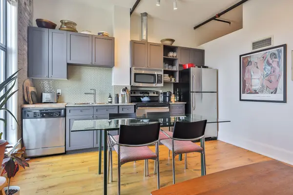 363 Sorauren AVE #407, Toronto W01, ON M6R 3C1