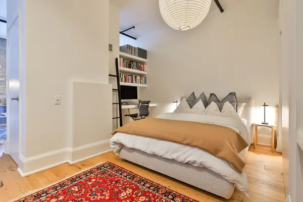 363 Sorauren AVE #407, Toronto W01, ON M6R 3C1