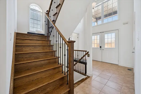 706 Springwater PL, Waterloo, ON N2V 2S5