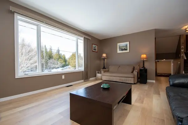 1079 Rock RD, Douro-dummer, ON K0L 3A0