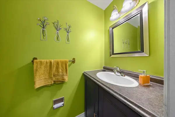 284 Dalehurst DR #D, Tanglewood - Grenfell Glen - Pineglen, ON K2G 4J5