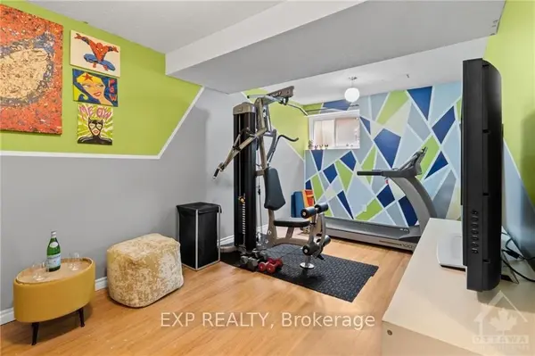 284 Dalehurst DR #D, Tanglewood - Grenfell Glen - Pineglen, ON K2G 4J5