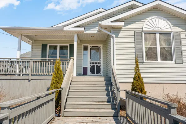 1918 Rosedale RD N, Montague, ON K7A 4S6