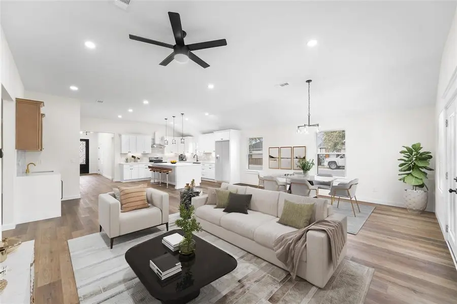 2434 Iroquois Street, Dallas, TX 75212