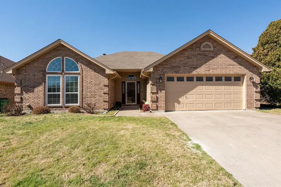7317 Amber Drive, Watauga, TX 76148