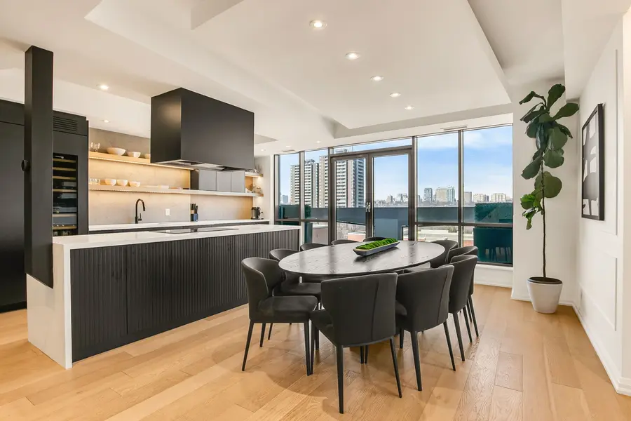 3 Mcalpine ST #PH 903, Toronto C02, ON M5R 3T5