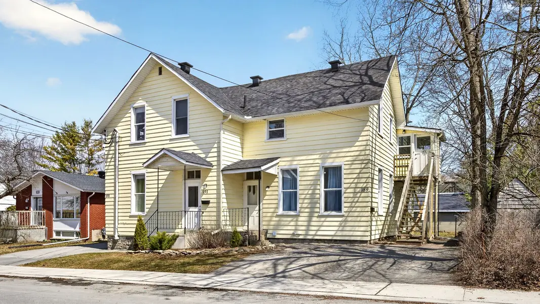 189-191-193 Moffatt ST, Carleton Place, ON K7C 3K9