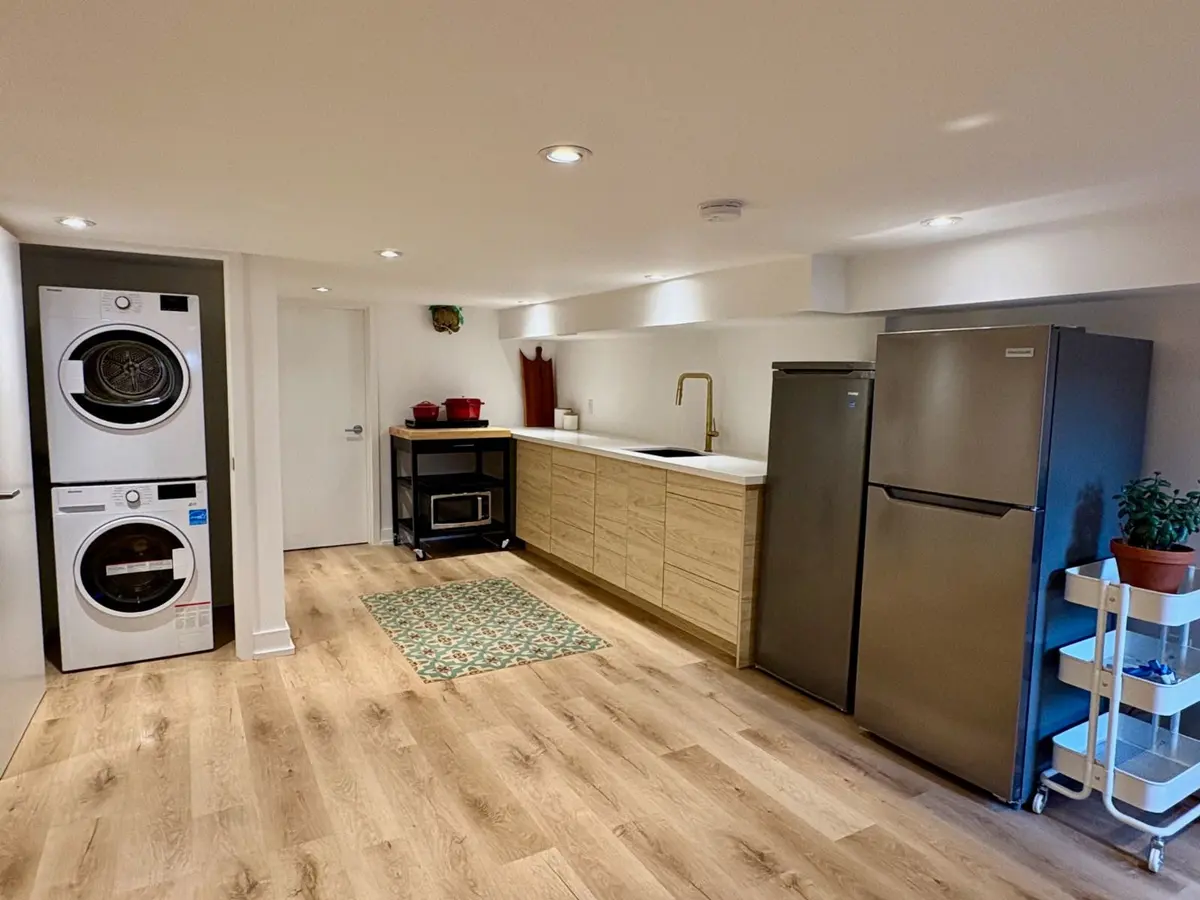 62 Palmerston AVE #Lower, Toronto C01, ON M6J 2J1