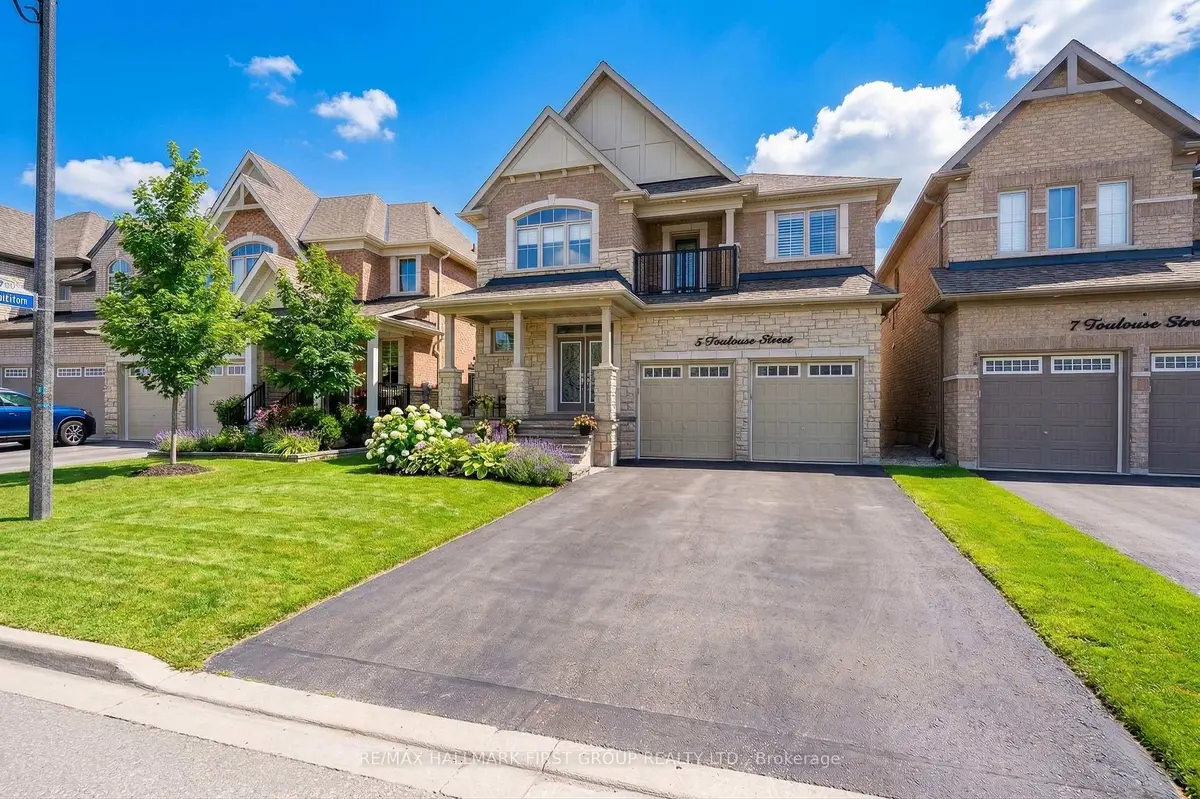 5 Toulouse ST, Whitby, ON L1P 0J2