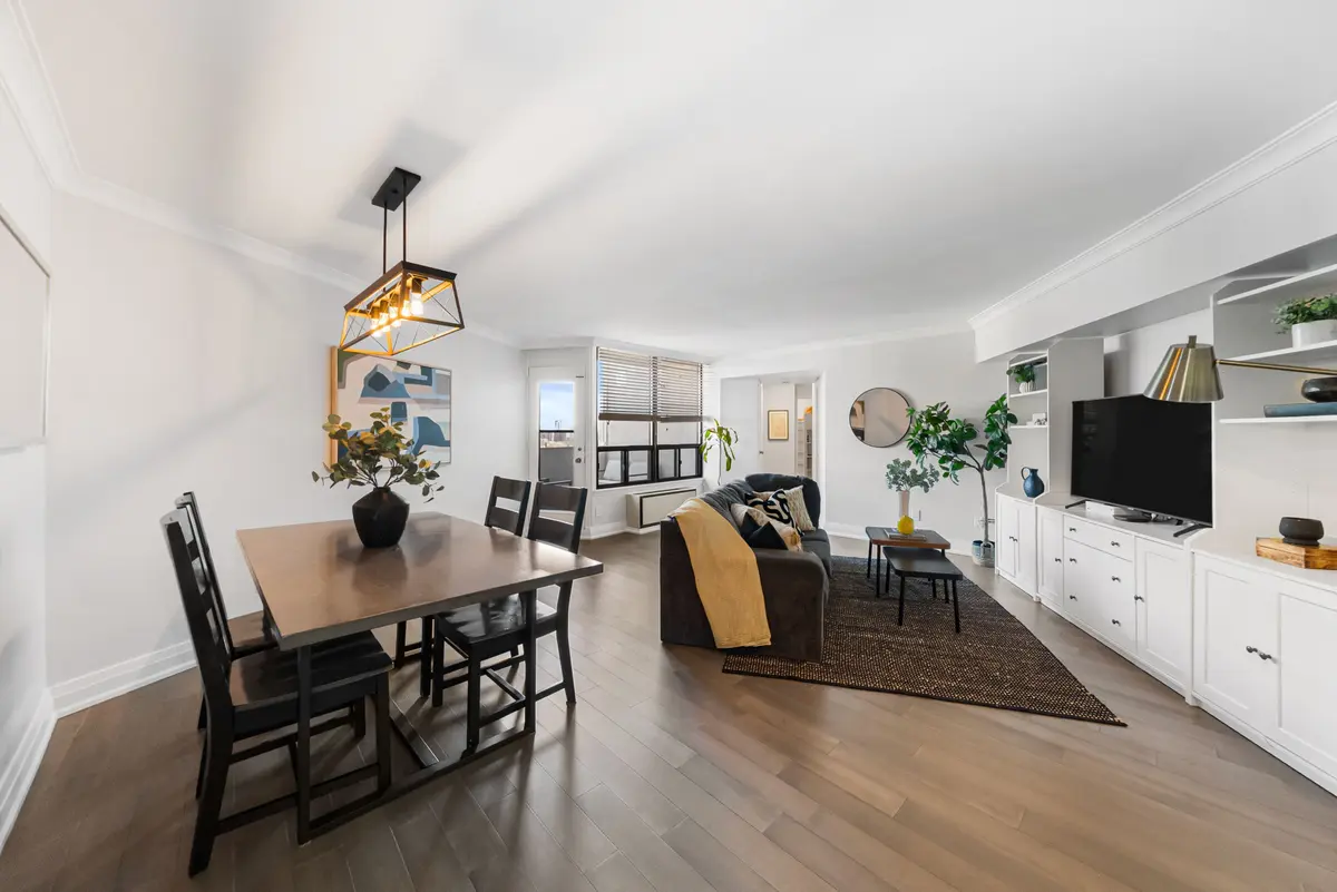 296 Mill RD #PH1, Toronto W08, ON M9C 4X8