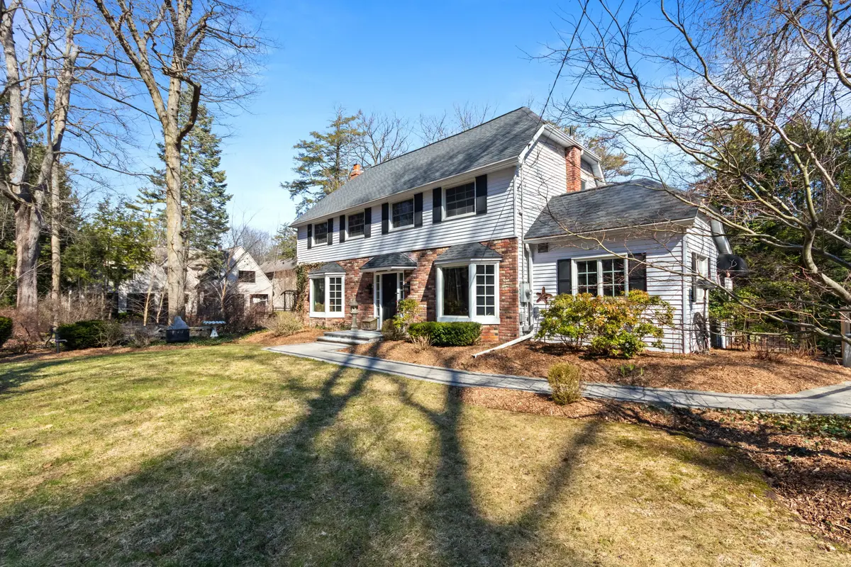 990 Roper AVE, Mississauga, ON L5H 1B7