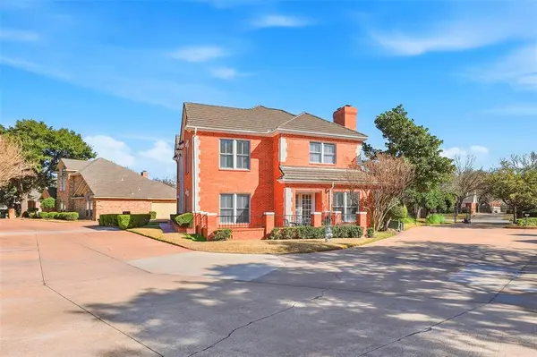 5949 River Bend Drive, Benbrook, TX 76132