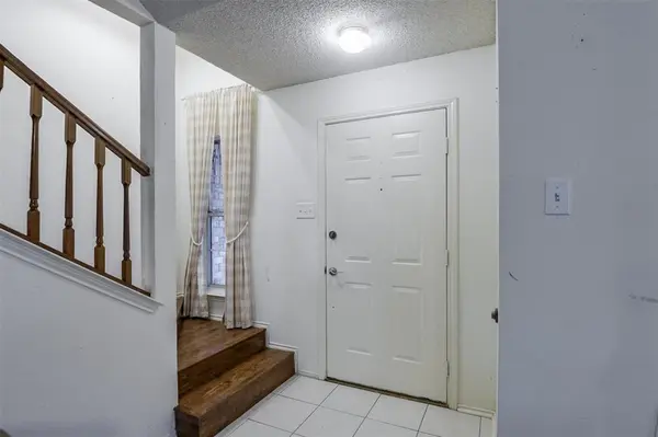 2813 White Oak Drive, Grand Prairie, TX 75052