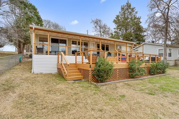 142 Ivy Lane, Mabank, TX 75156