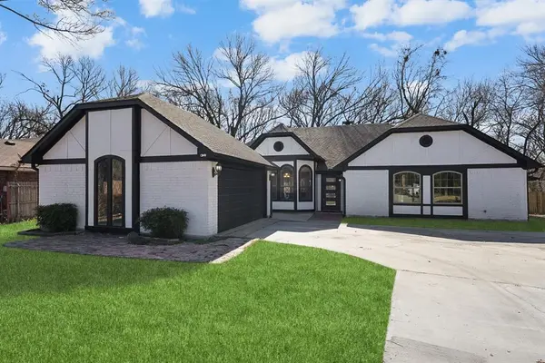 5202 Hollow Bend Lane, Garland, TX 75043