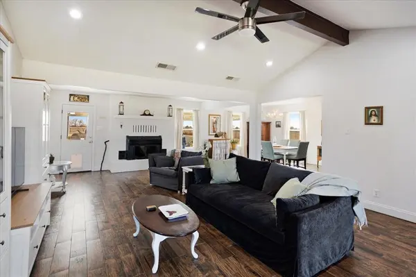 698 Hackberry, Van Alstyne, TX 75495