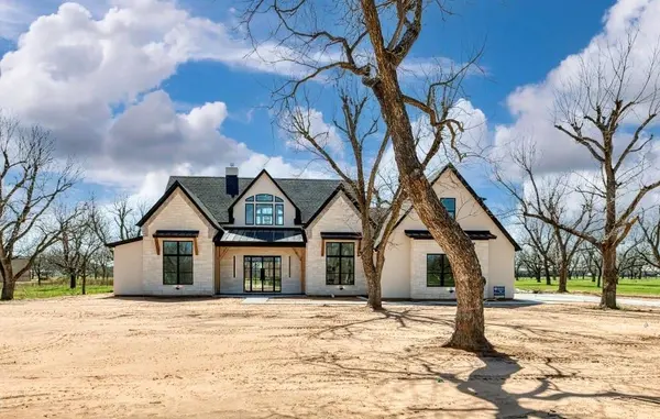 1637 Earhart Drive, Granbury, TX 76049