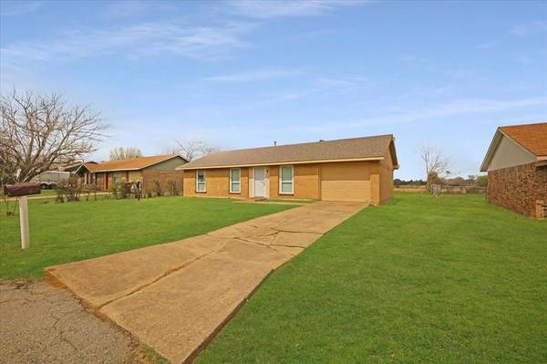 2114 Sunset Drive, Brookston, TX 75421