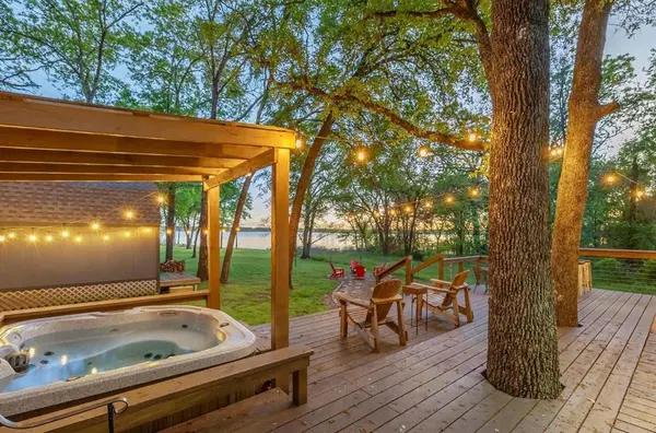 8049 Lakeview Drive, Quinlan, TX 75474