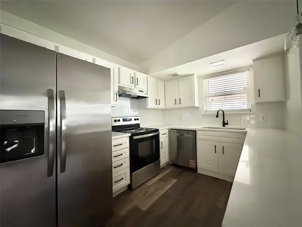 4933 Curzon Avenue, Fort Worth, TX 76107