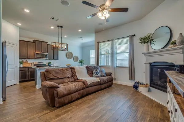 3013 Bar H Avenue, Aubrey, TX 76227