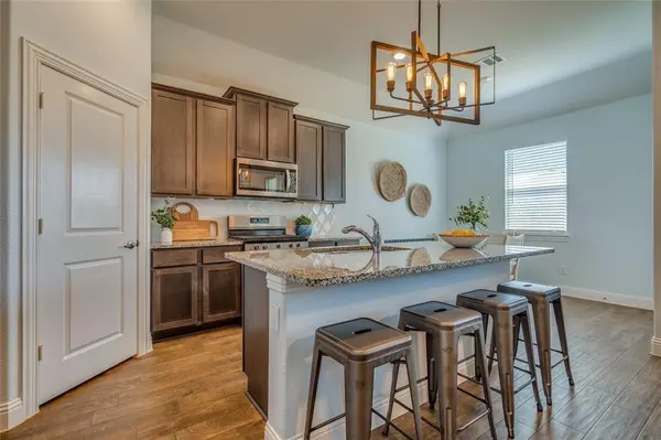 3013 Bar H Avenue, Aubrey, TX 76227