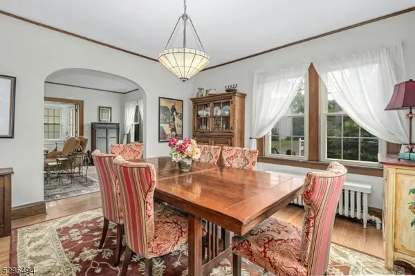 119 Lamberts Mill Rd, Westfield Town, NJ 07090