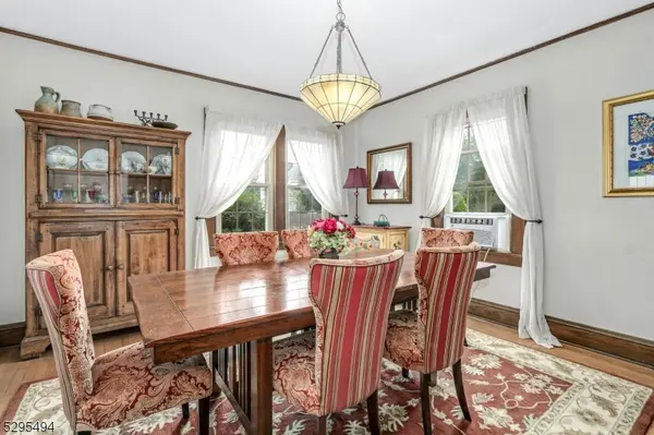 119 Lamberts Mill Rd, Westfield Town, NJ 07090