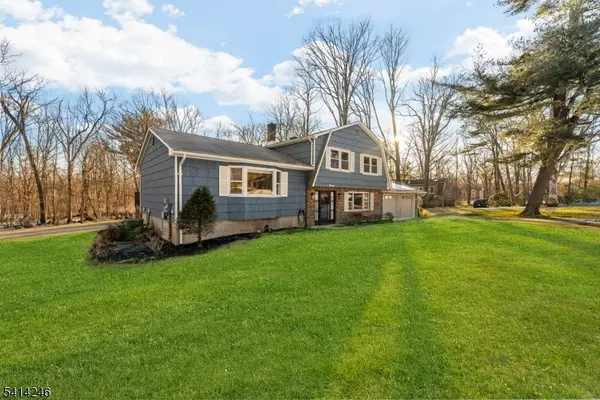 11 Grover St, Roxbury Twp., NJ 07876