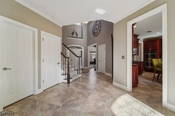 16 Baxter Ln, West Orange Twp., NJ 07052