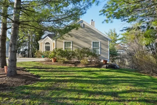 15 Ryan Ln, Lincoln Park Boro, NJ 07035