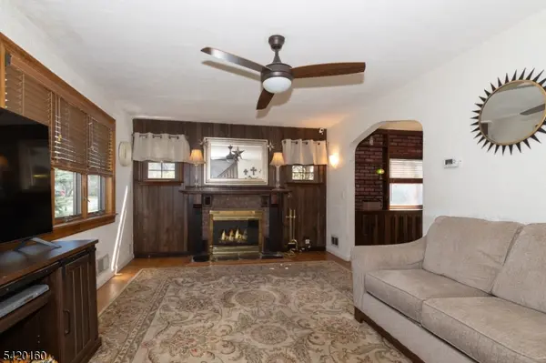 716 Center St, Garwood Boro, NJ 07027