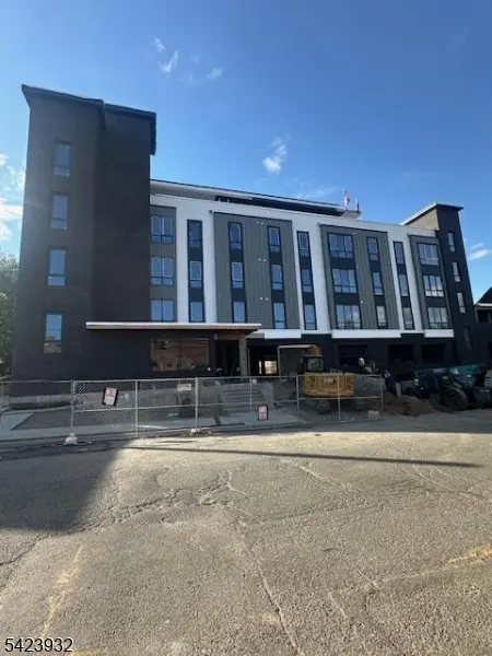 50 E 23Rd St #304, Paterson City, NJ 07514