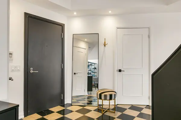 3 Mcalpine ST #PH 903, Toronto C02, ON M5R 3T5