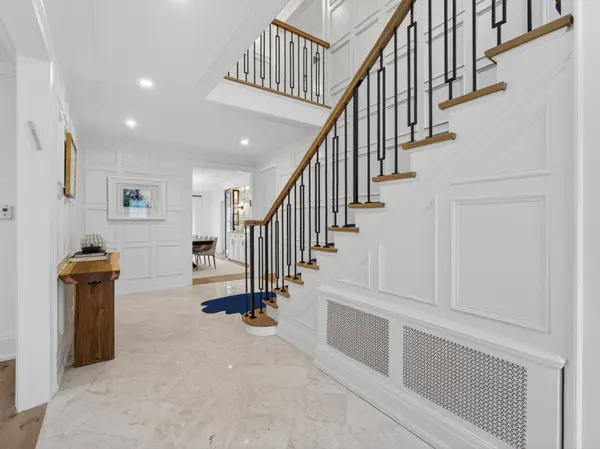 11 Ormsby CRES, Toronto C03, ON M5P 2V2